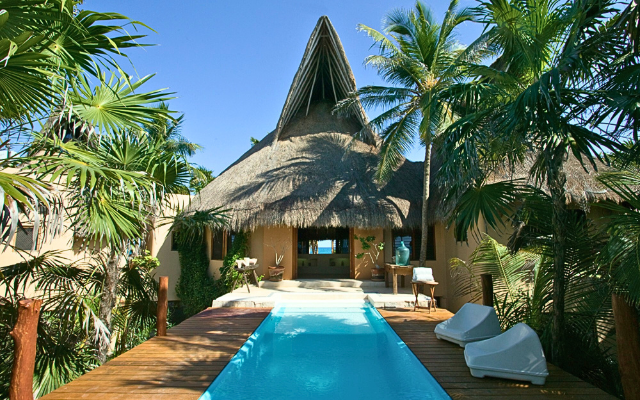 Casa Nalum inside the Biosphere Reserve of Sian Ka'an