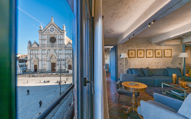 Living room with view of the Basilica di Santa Croce & plaza