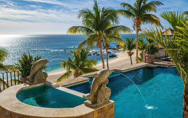 Image of Villa Parasio's pool and beach