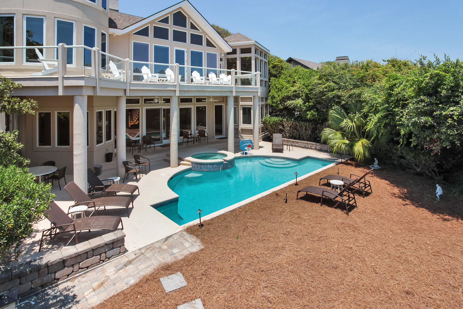 Caravel Manor