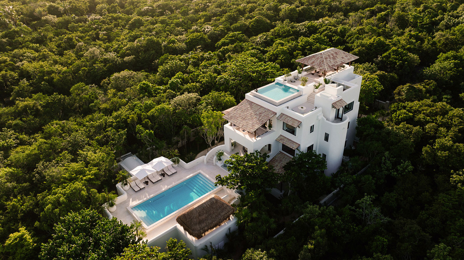 Esencia La Mansion