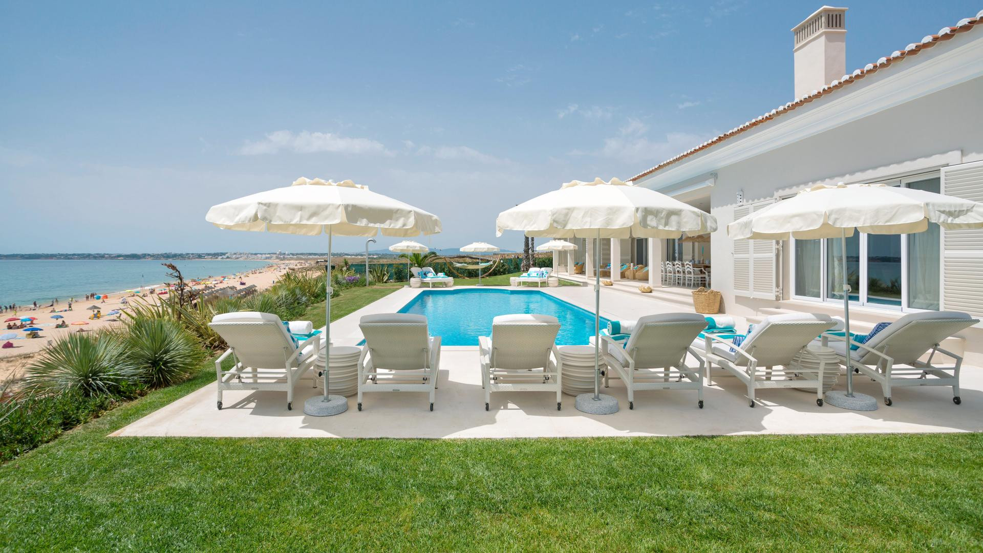 Villa Hibiscus Beach House by Vila Vita Collection