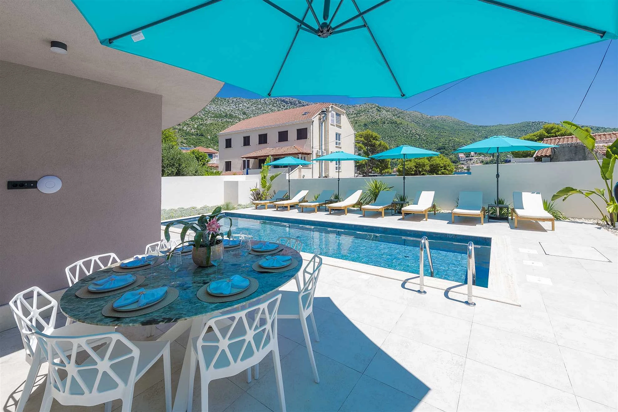 Villa 322