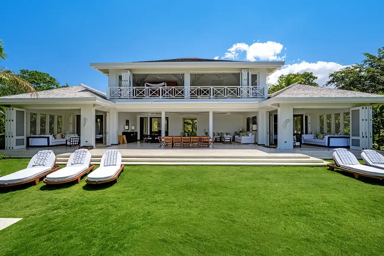 Five Bedroom Signature Villa at Round Hill Resort