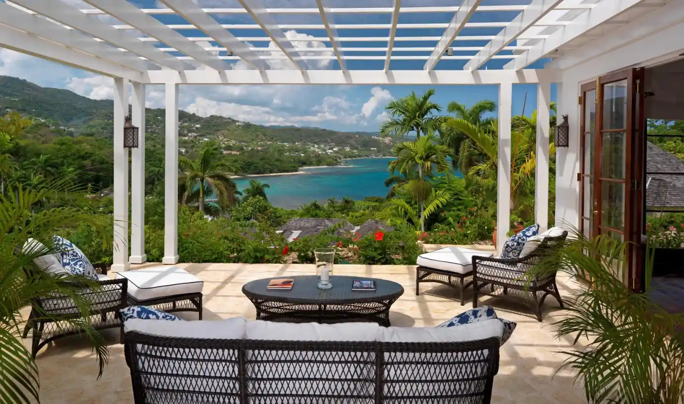 Six Bedroom Signature Villa at Round Hill Resort