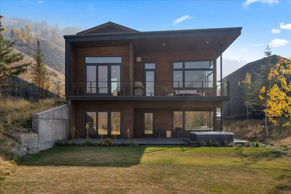 Lodge Cabins - Mountain Cabin at Snake River Sporting Club