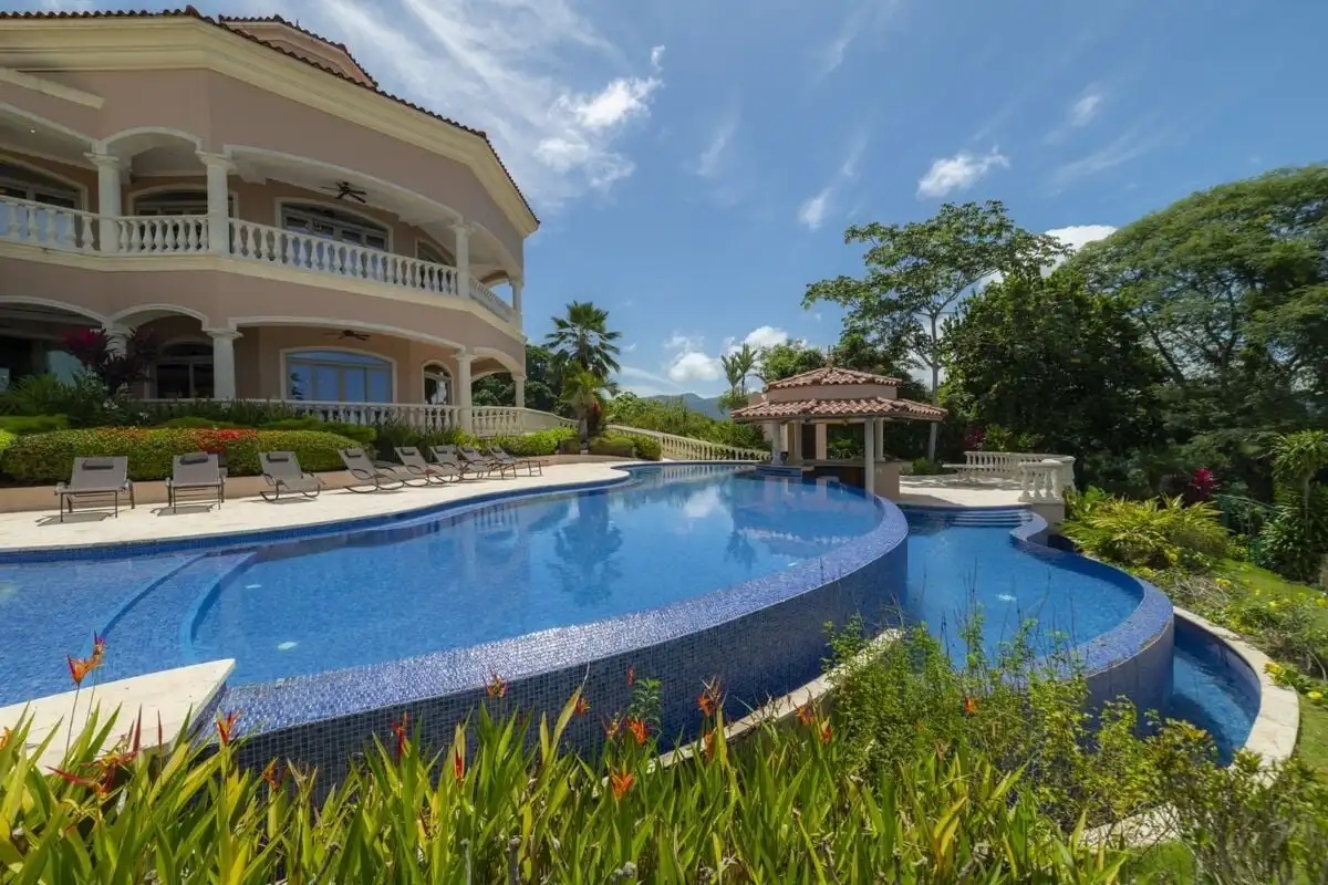 Casa Garmus